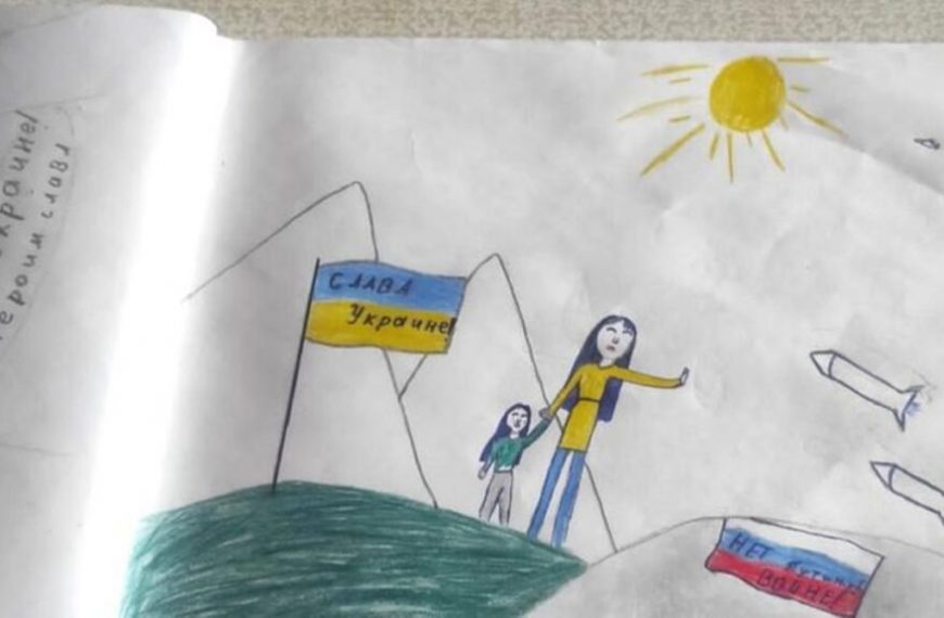 Condenan a un hombre ruso porque su hija hizo un dibujo contra la guerra